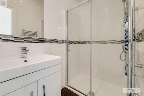 12_Main Ensuite-0.jpg