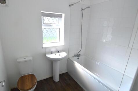 Bathroom.JPG