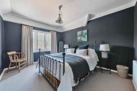 4th Bedroom (2)