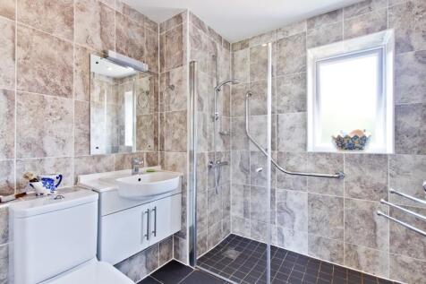 ensuite.jpg