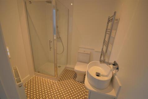 En Suite - Main Bedroom 2.JPG