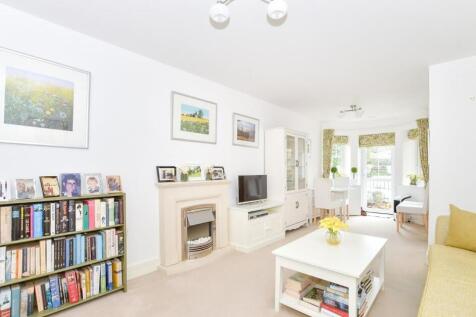 Living Room 2.jpeg
