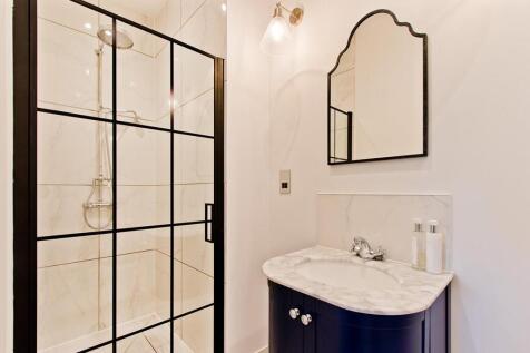 ensuite.jpg