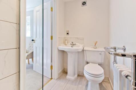 ensuite2.jpg