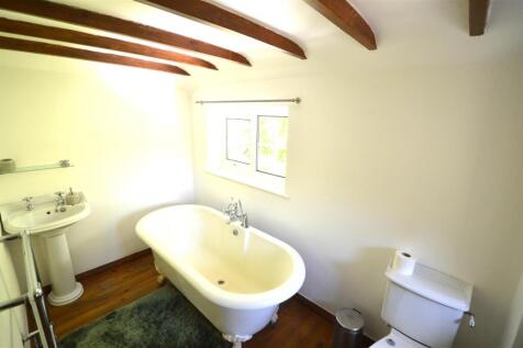 Bathroom.JPG