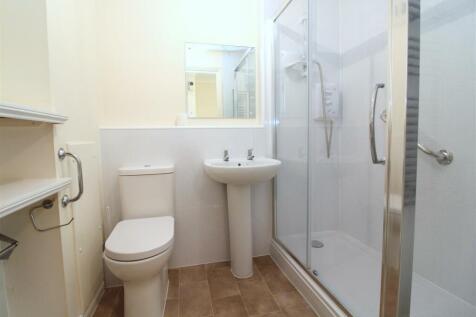 014 Davis Court - Shower Room.JPG