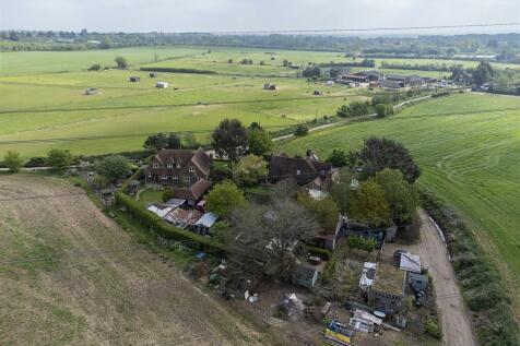 Holt-Cottages-01.jpg