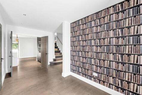 Burston-Drive-02.jpg