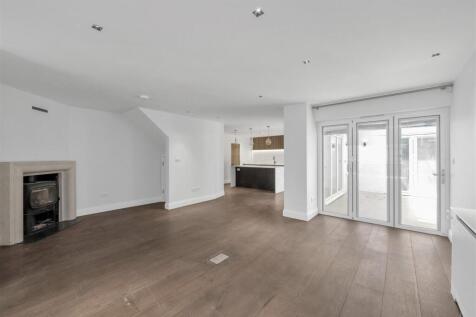 Burston-Drive-14.jpg