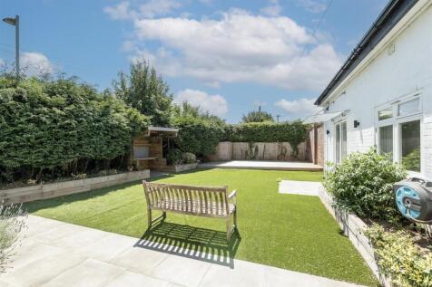 Burston-Drive-18.jpg