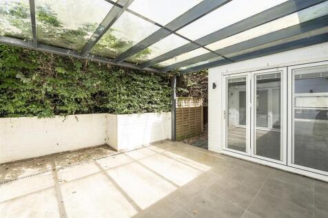 Burston-Drive-32.jpg