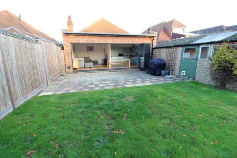 020 Longacres - Rear.JPG
