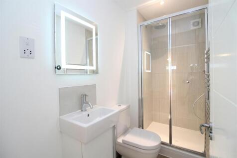 002 Billingham House - En-Suite.JPG