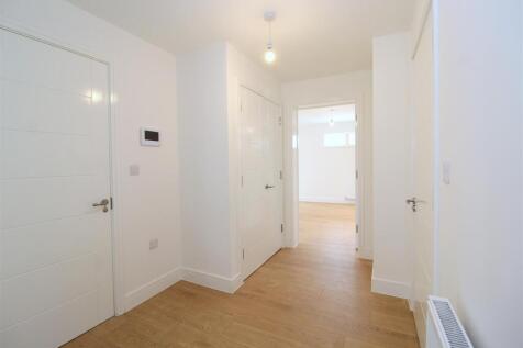 002 Billingham House - Hallway.JPG