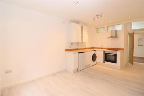 2 Padna Mew - Living Room 2.jpg