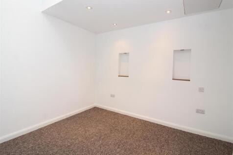2 Padna Mew - Bedroom 1.jpg