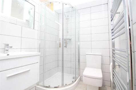 2 Padna Mew - Shower Room.jpg