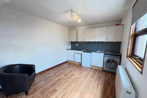 Living Space 1.jpg