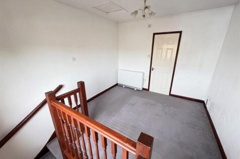 Bedroom 4.jpg