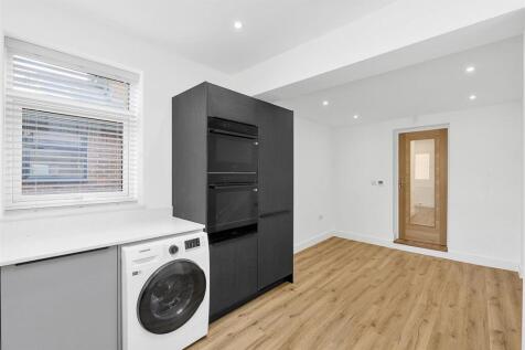 2-113-LondonRoad-08.jpg
