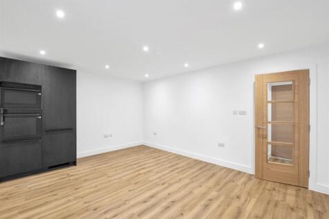 1-115-LondonRoad-04.jpg