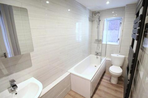 St Georges Court - Bathroom.jpg