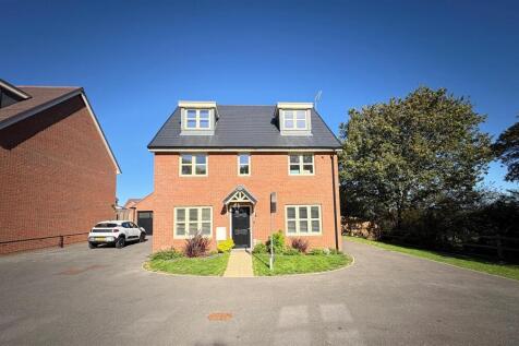 064 Osprey Drive - Front 4.jpg