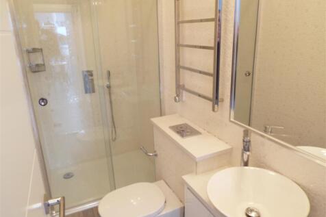 Elliot House, Pudding Lane - Flat 1 - Bathroom.JPG