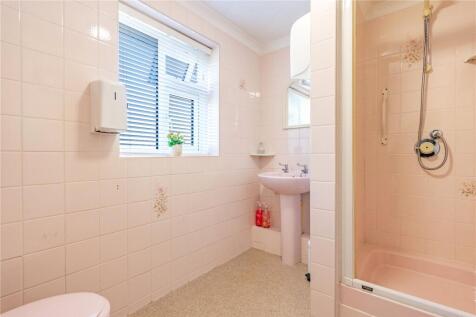 Shower Room - Annexe