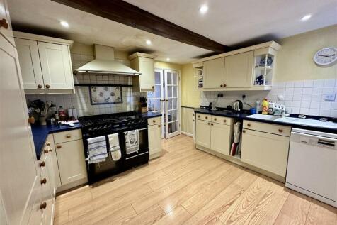 Kitchen: