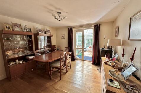 Dining Room: