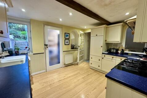 Kitchen: