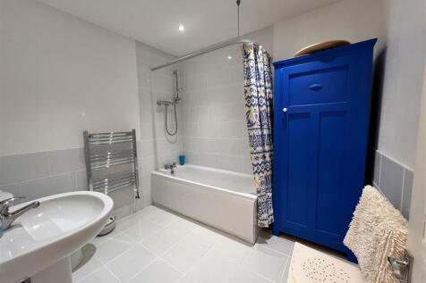 bathroom.JPG
