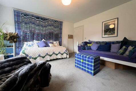 Bedroom 2: