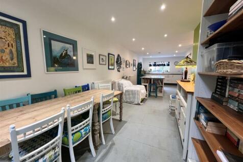 Open Plan Kitchen/Dining Area: