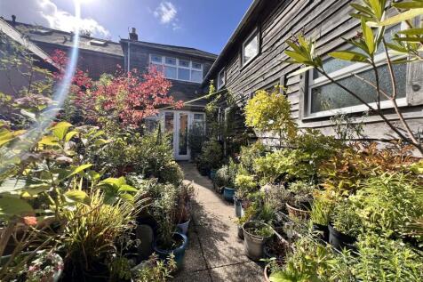 Rear Garden: