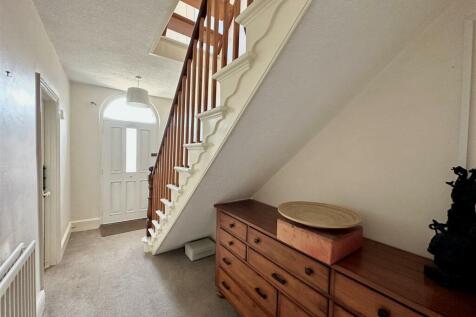 Entrance Hallway: