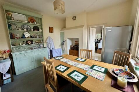 Dining Room: