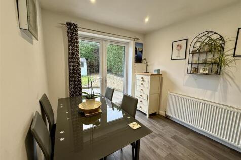 Kitchen dining room: