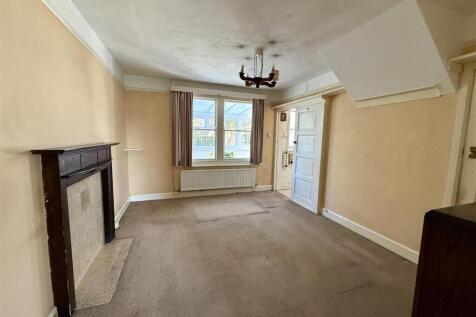 Dining Room: