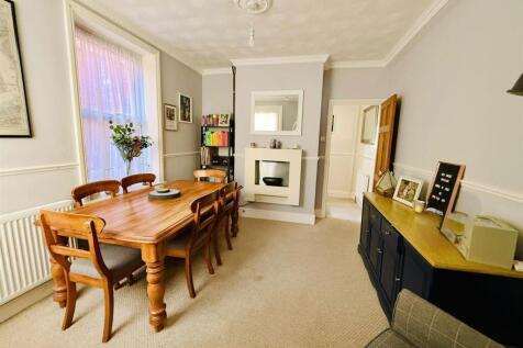 Dining Room: