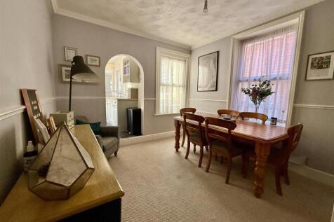 Dining Room: