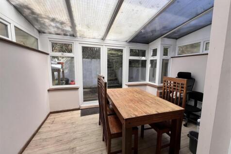 Dining Room: