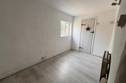 Study/Bedroom 3: