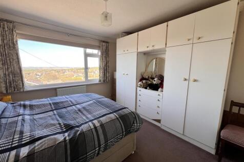 Bedroom 1: