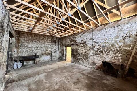 Attached Barn: