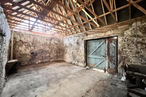 Attached Barn:
