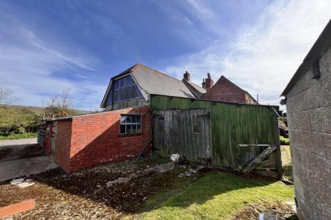 Attached Barn: