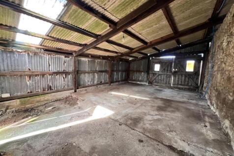 Attached Barn: