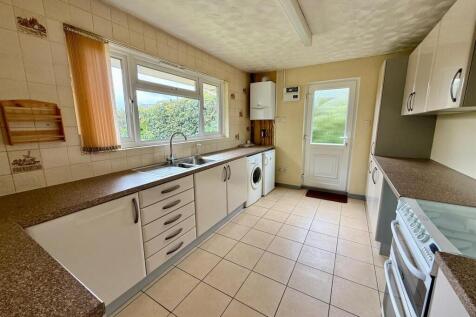Kitchen: